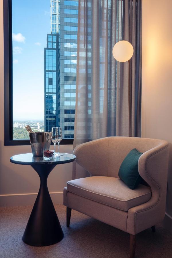 Next Hotel Melbourne, Curio Collection By Hilton Exterior foto A room at the hotel